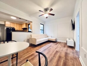 Building Photo - Furnished room/NOT APARTMENT