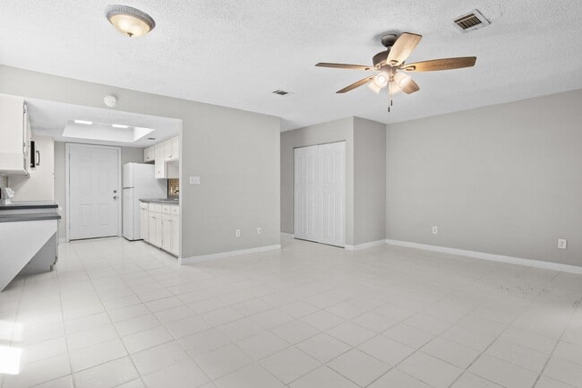 Building Photo - 3506 Parkwood Ave