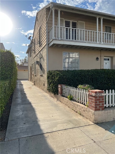 Building Photo - 425 S Palm Dr