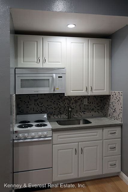 Building Photo - 325 Leavenworth St