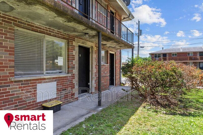 Building Photo - 479 S Holmes Ave