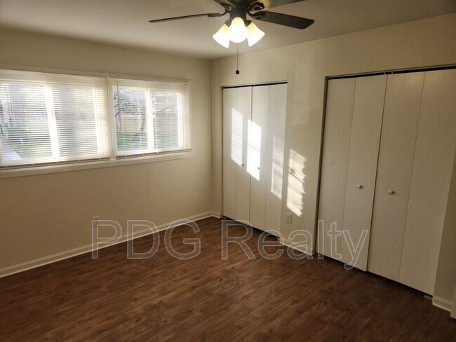 Building Photo - 2009 Terril Ln