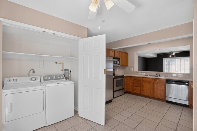 Building Photo - 46090 Maria Way
