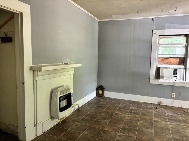 Building Photo - 537 Perry Ave