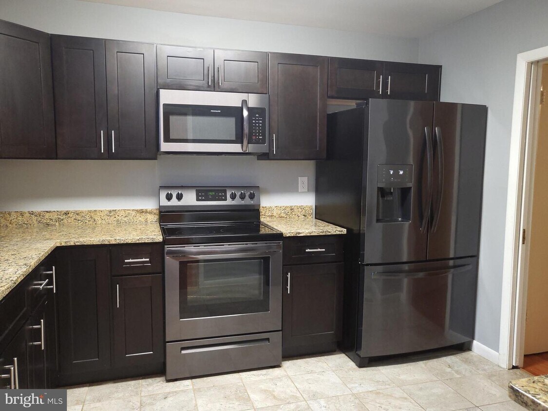 Foto principal - 89 Brookside Pl