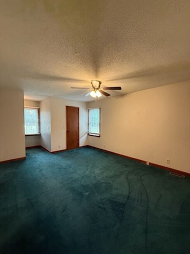 Foto del edificio - Home for Rent New Listing Beautiful Home