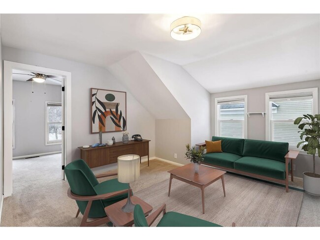 Foto del edificio - 240 8th Ave N