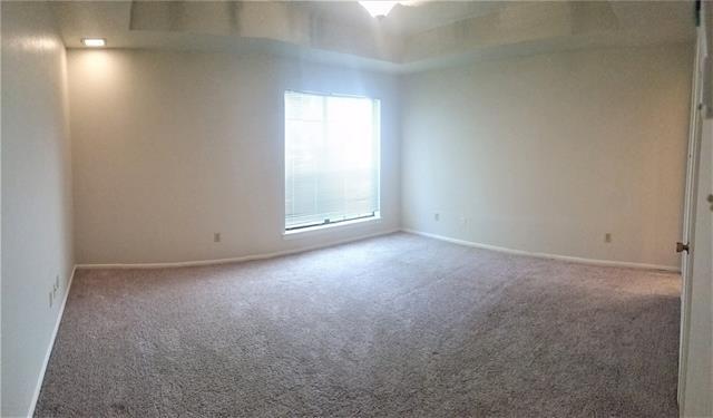 Building Photo - 2025 Heather Brook Dr