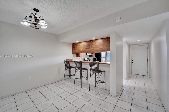 Building Photo - 1502 Whitehall Dr