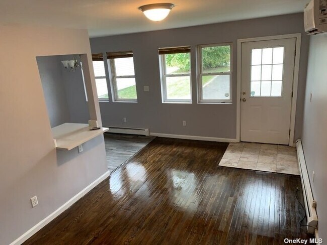 Building Photo - 3 Oakmont Ave