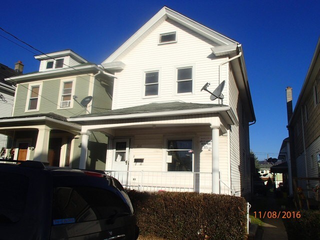 Building Photo - 224 E Green St
