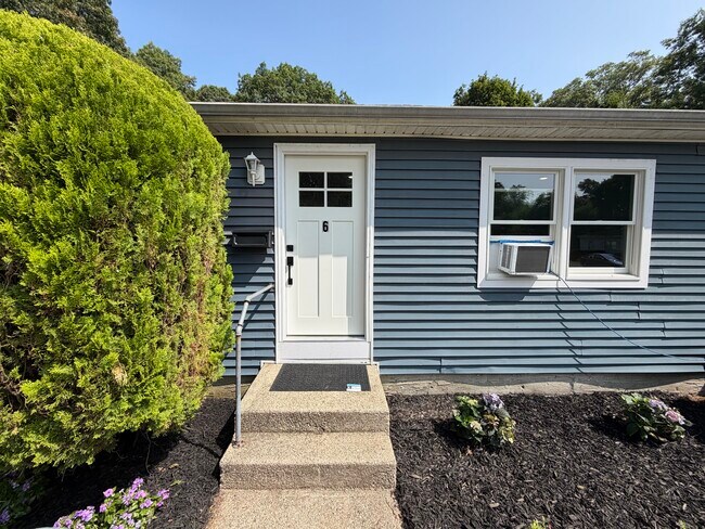 Foto del edificio - 305 Smithtown Blvd