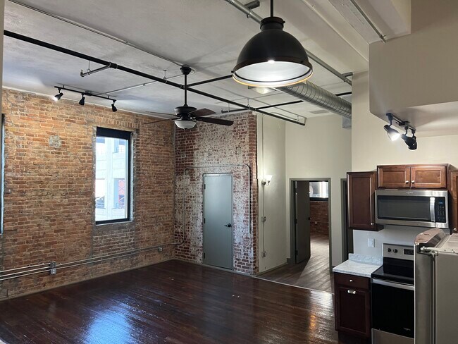 Building Photo - 315 Park Central W