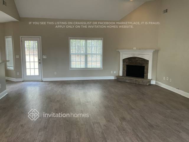 Foto del edificio - 8210 Mossybrook Ln
