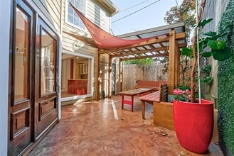 Building Photo - 926 Heights Blvd