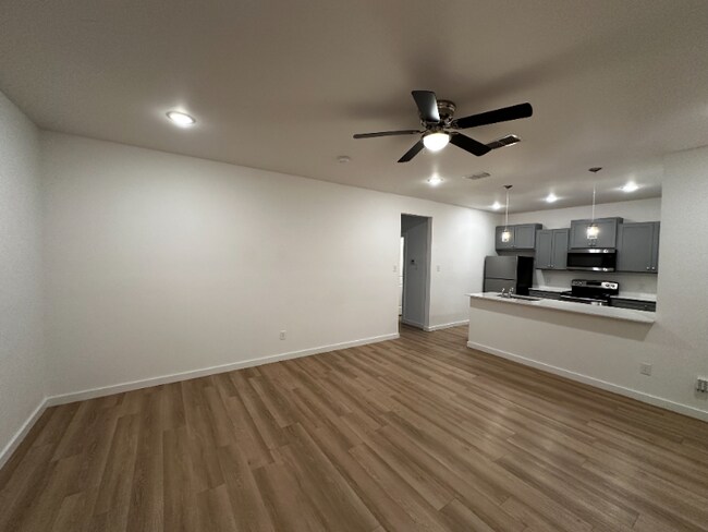 Foto del edificio - 5534 Itasca St