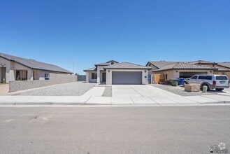 Building Photo - 8716 E 40th Pl
