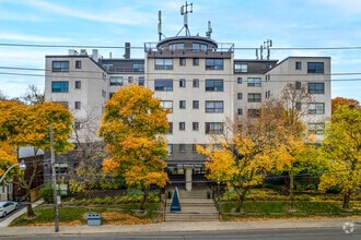Building Photo - Ava Manor