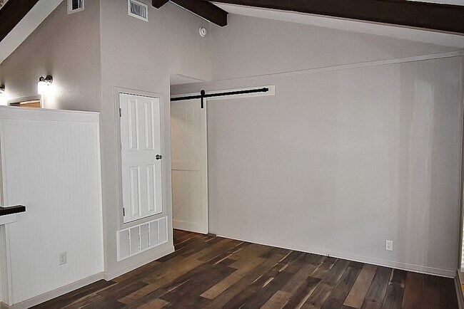Building Photo - Beautifully Updated 1/1 Cabin Close to the...