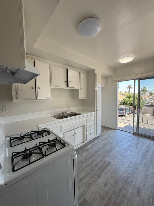 Photo - 14026 Paramount Blvd Apartment