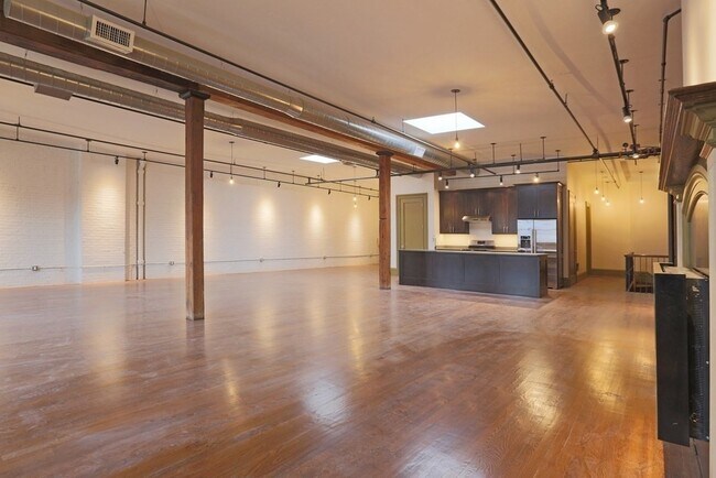 Building Photo - 144 Lincoln St