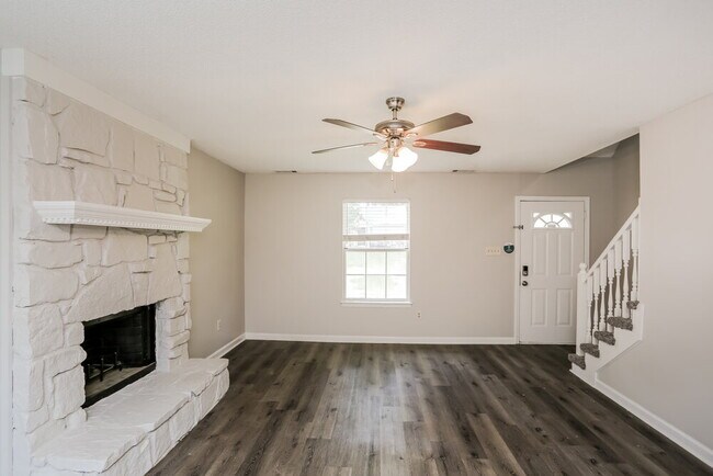 Foto del edificio - 5375 Lock Bay Ln
