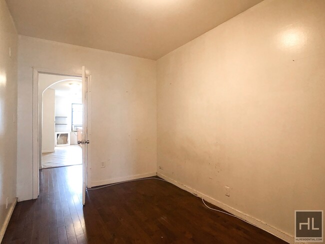 Building Photo - 9 AVENUE