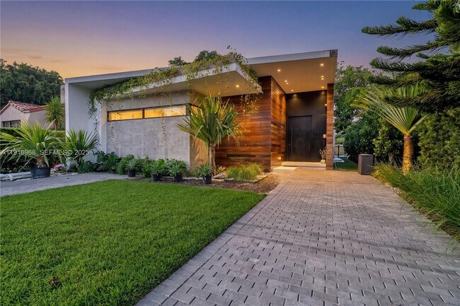 Foto del edificio - 34 SW 26th Rd