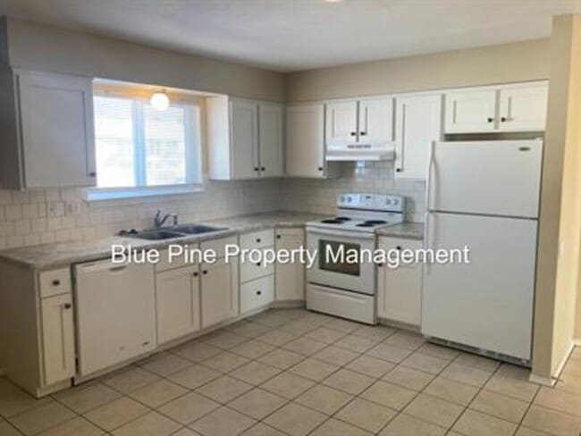 Building Photo - 2180 Stace St