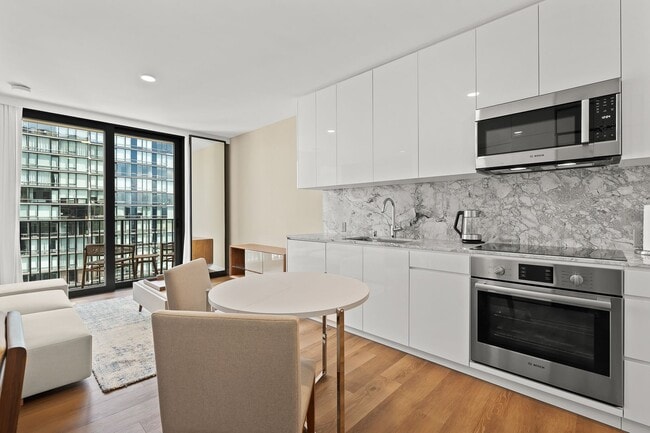 Building Photo - Aalii Fully Furnished Studio with 1 covere...