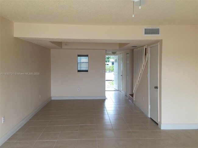 Building Photo - 4132 SW 61st Ave