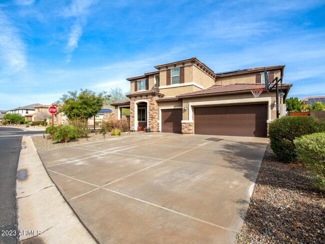 Building Photo - 7988 W Molly Dr