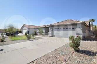 The Cottages at Castlegate Apartments under $1,500 - San Tan Valley, AZ ...