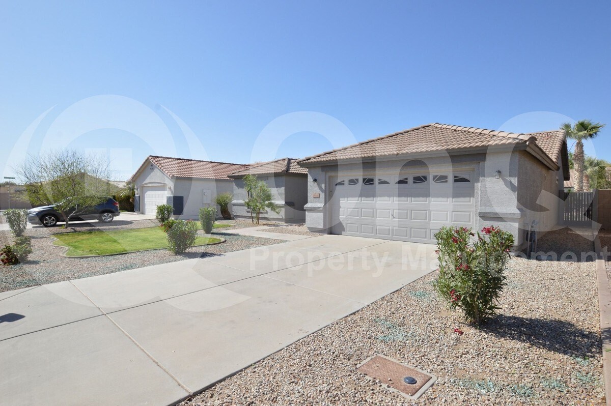 Primary Photo - 3866 E Lambeth Pl