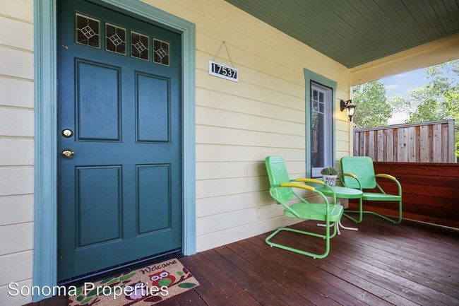 Building Photo - 2 br, 1.5 bath House - 17537 Sunset Way