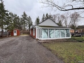 Building Photo - 7420 Mapleview Rd