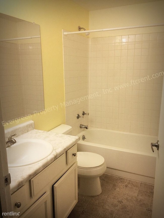 Foto del edificio - 1766 Bedford Cir