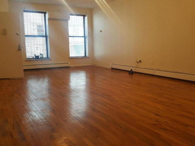 Building Photo - 1034 Greene Avenue