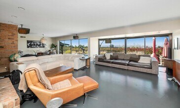 Building Photo - 5526 Camelback Canyon Dr