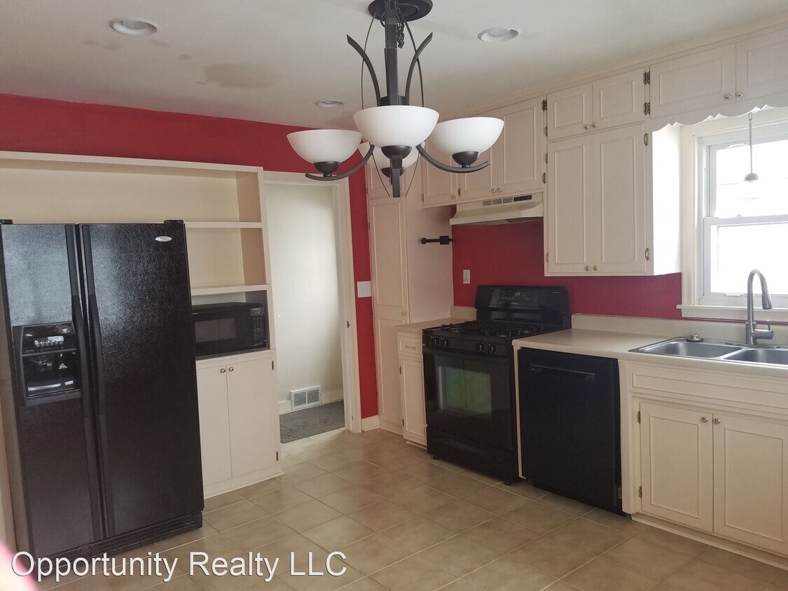 Foto principal - 3 br, 2 bath House - 1516 8th Ave NE