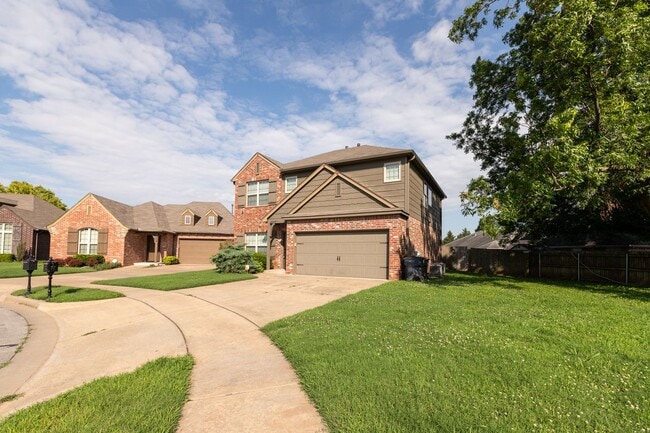 Building Photo - Beautiful 3 Bedroom, 2.5 Bath Home in Jenks
