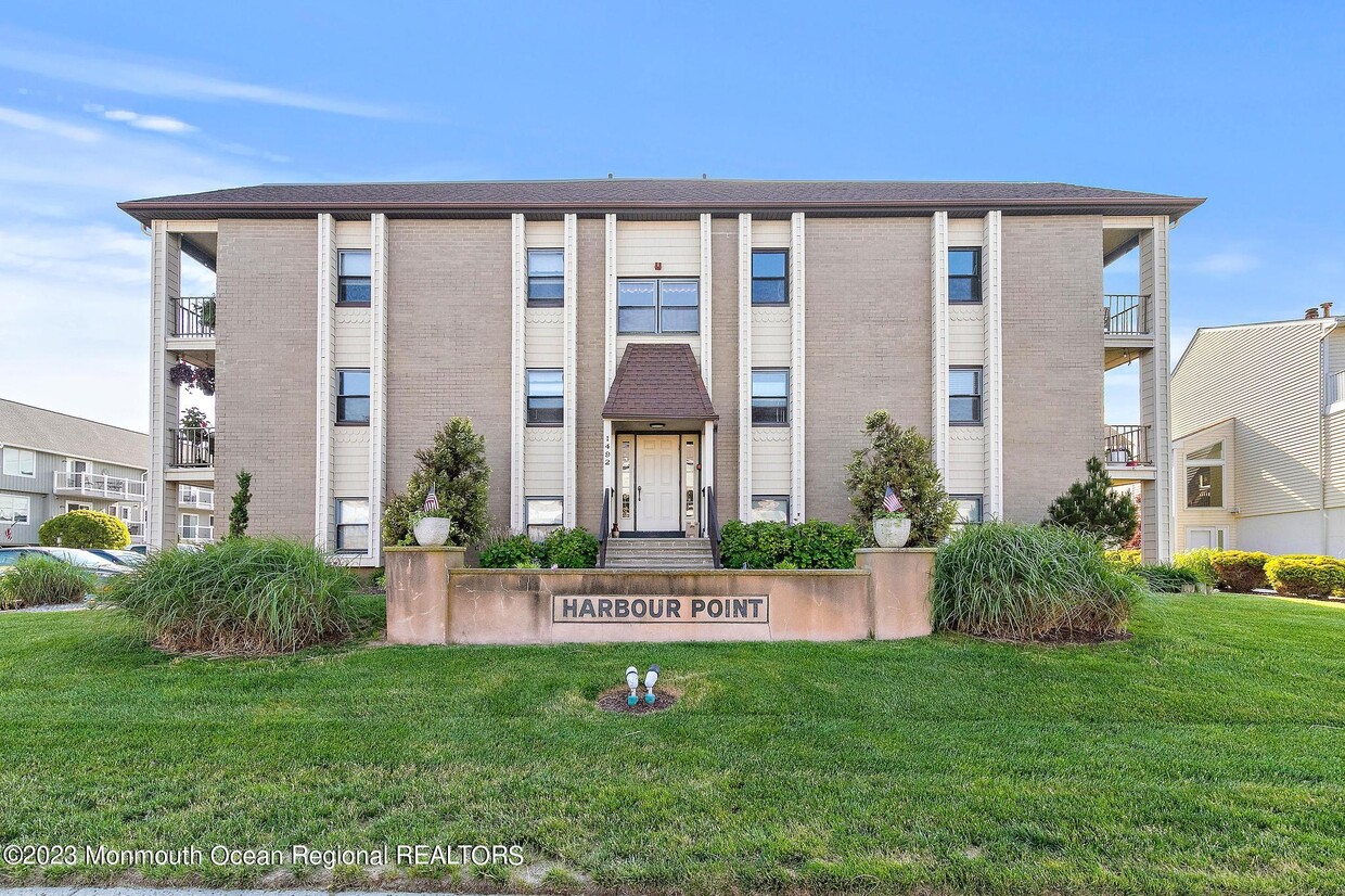 1492 Ocean Ave Unit 9, Sea Bright, NJ 07760 Condo for Rent in Sea