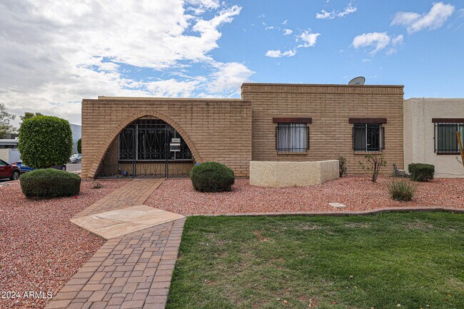 Foto del edificio - 1803 W Maryland Ave