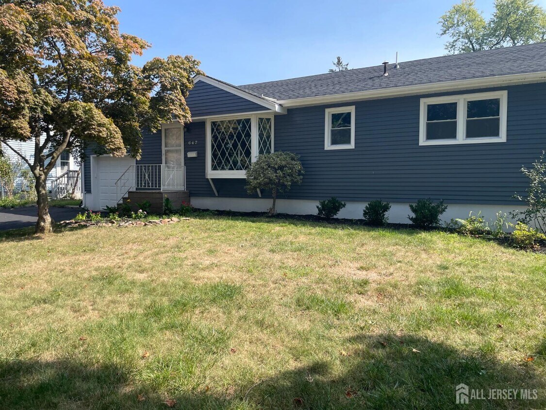 Foto principal - 647 S Washington Ave