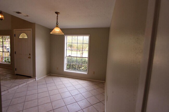 Building Photo - 4904 Ripple Creek Dr