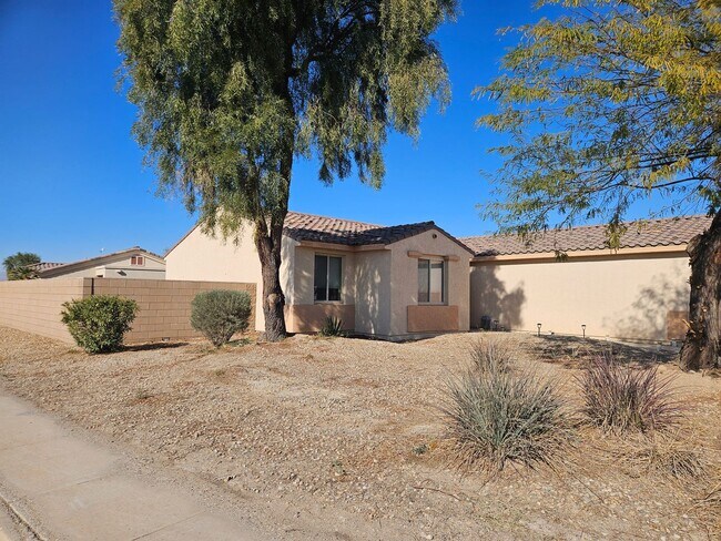 Building Photo - Beautiful Upgraded 3 bed/2 bath home avail...