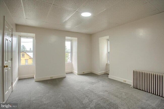 Foto del edificio - 310 S Market St