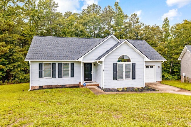 Foto del edificio - 3 Bed, 2 Bath Home with a Backporch Perfect for Watching Sunsets