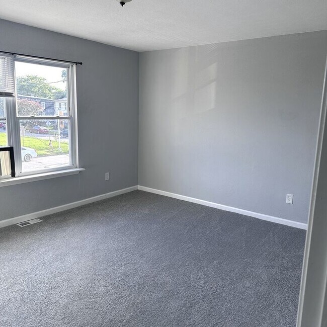 Building Photo - 1406 Goff St