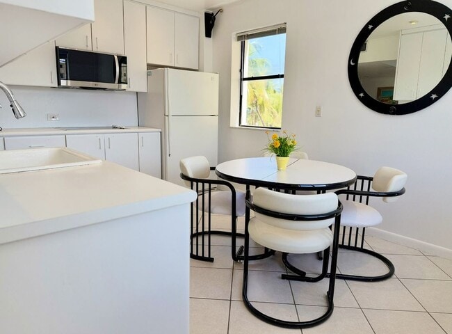 Building Photo - 1390 Ocean Dr